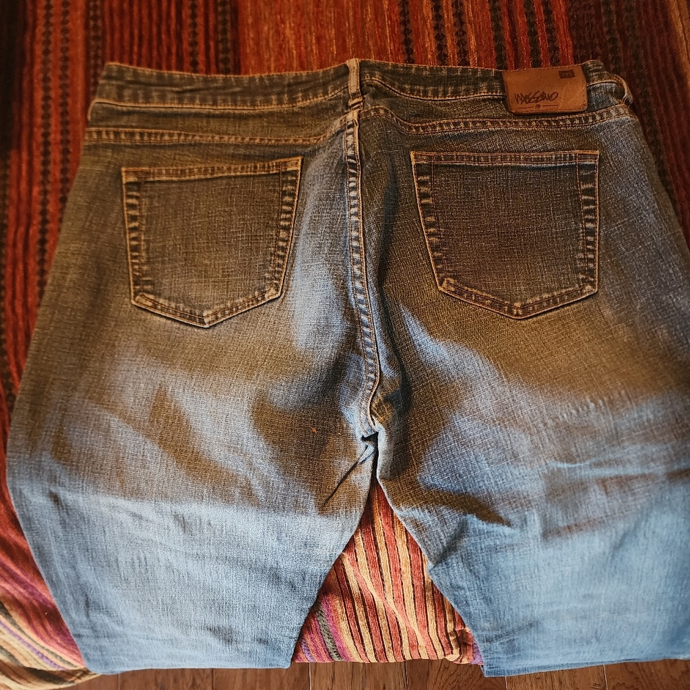 Jeans - Picture 2 of 3